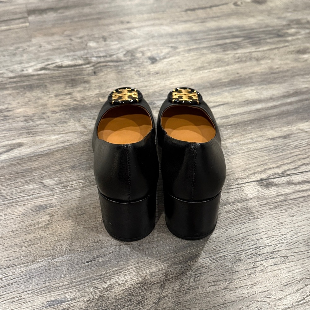Tory Burch Multi Logo Pump Black Leather 6.5 Women’s Shoes Heels - Picture 5 of 12